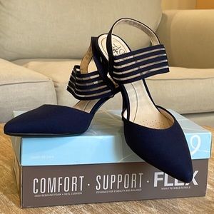 NWT LIFE STRIDE “soft system” NAVY HEELS
